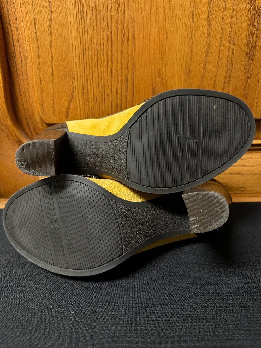 Tommy Hilfiger Vintage Kiltie Stacked Heel Loafer Size 7
